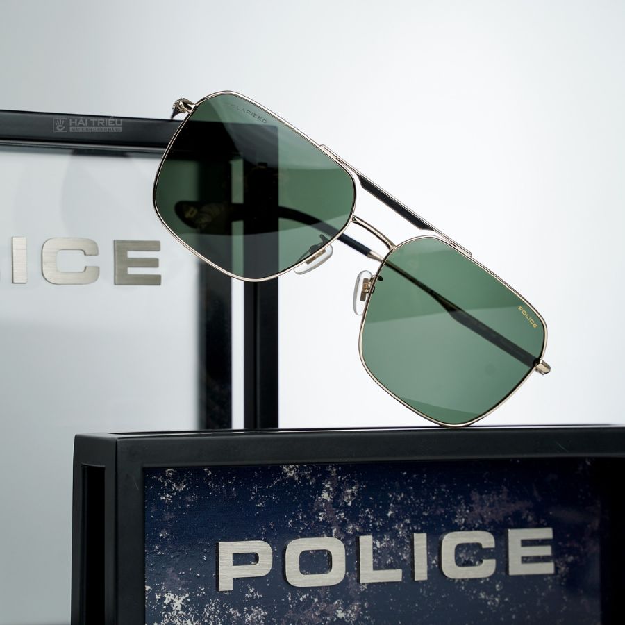 Police Eyewear SPLG18J đang được bày trí đầy cá tính